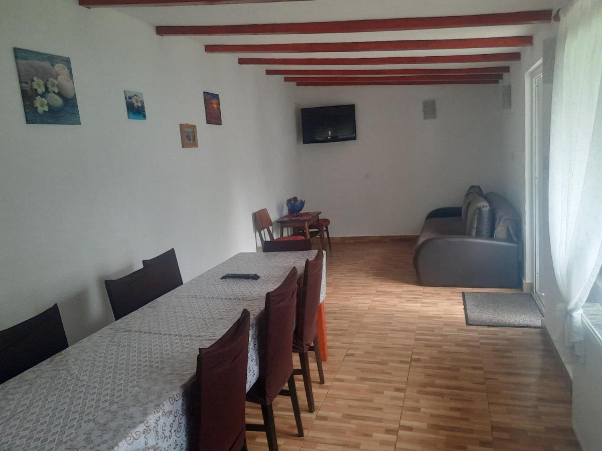Vila Cabanute Alex Capalna Exteriér fotografie